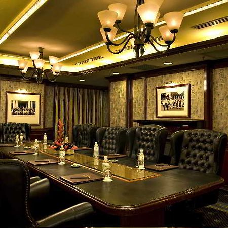 The Apartments At Merdeka Palace Hotel Kuching Esterno foto